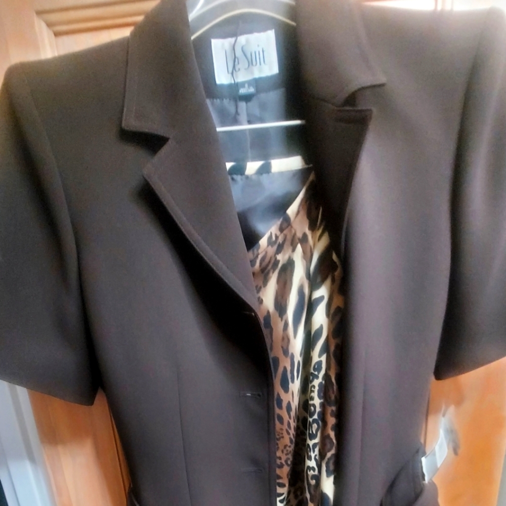Dress suit